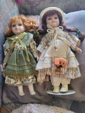 2 Vintage-Style Porcelain Doll in Green Dress – Decorative Kids Toy